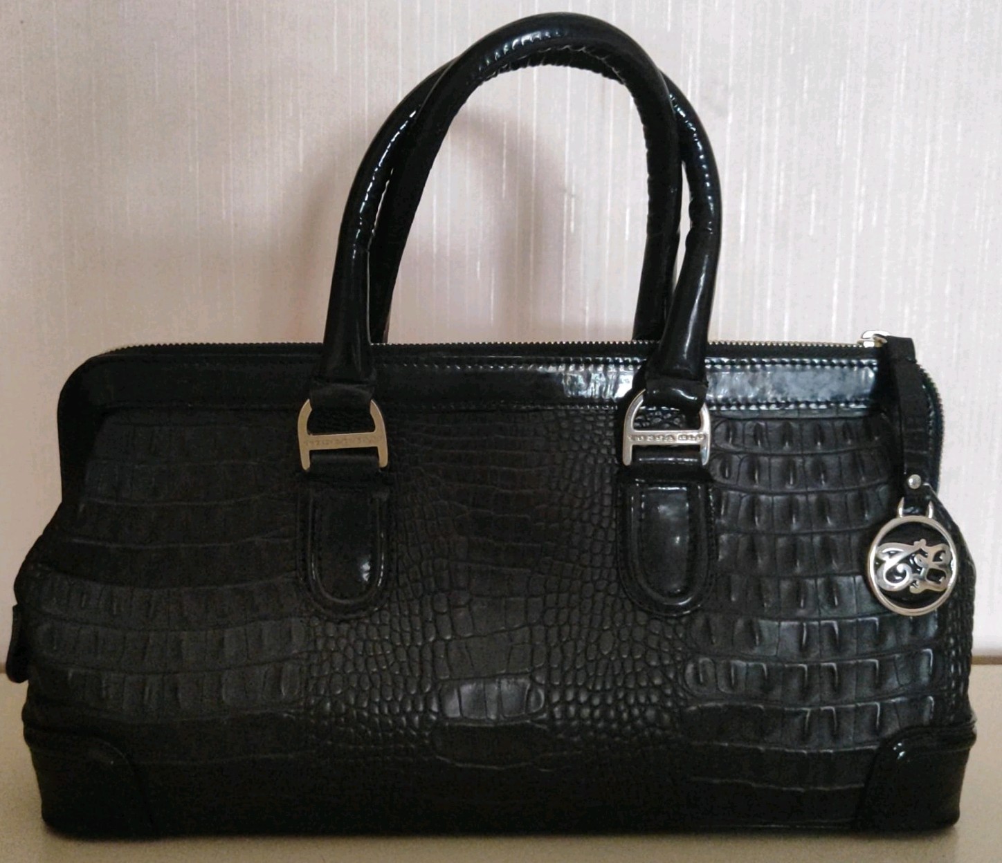 Borsa Bauletto TOSCA BLU Nera Pelle Effetto Coccodrillo Stampato e Vernice