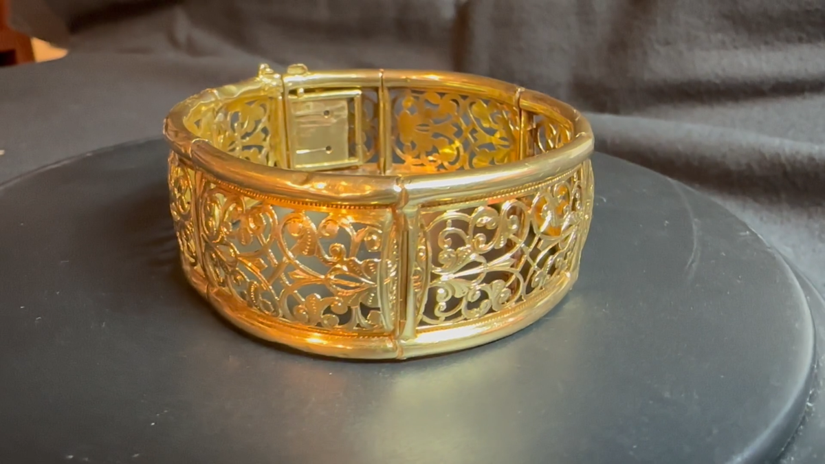 Antique Victorian cuff bracelet bangle 18k gold openwork LAROCHE