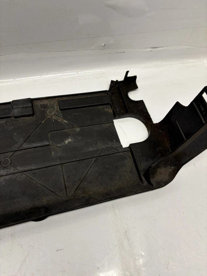 Deflector de aire de soporte de radiador inferior genuino OEM para BMW 540i 840i 19-22 Foto 3 de 4