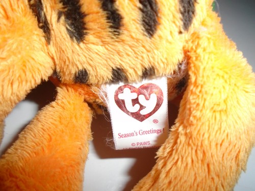 Ty Peluche Gato Garfield con Santa Medias Sombrero y Bufanda Despojada Navidad - Imagen 2 de 5