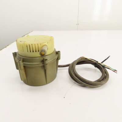 #ad Little Giant Submersible Utility Pump 115V Single Phase 1 AA Style Tested $32.31