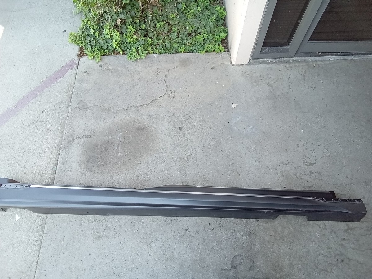 2022 Lucid Air Grand Touring Side Skirt Rocker Panel Passenger