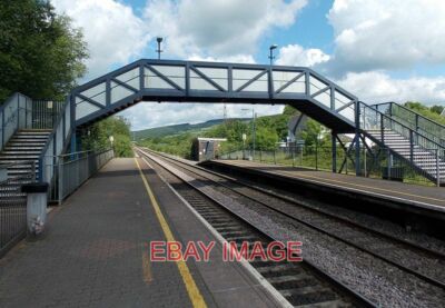 FOTO BAHNHOF FUSSGÄNGERBRÜCKE PONTYCLUN VOM BAHNSTEIG AUS GESEHEN ZUR ANKUNFT
