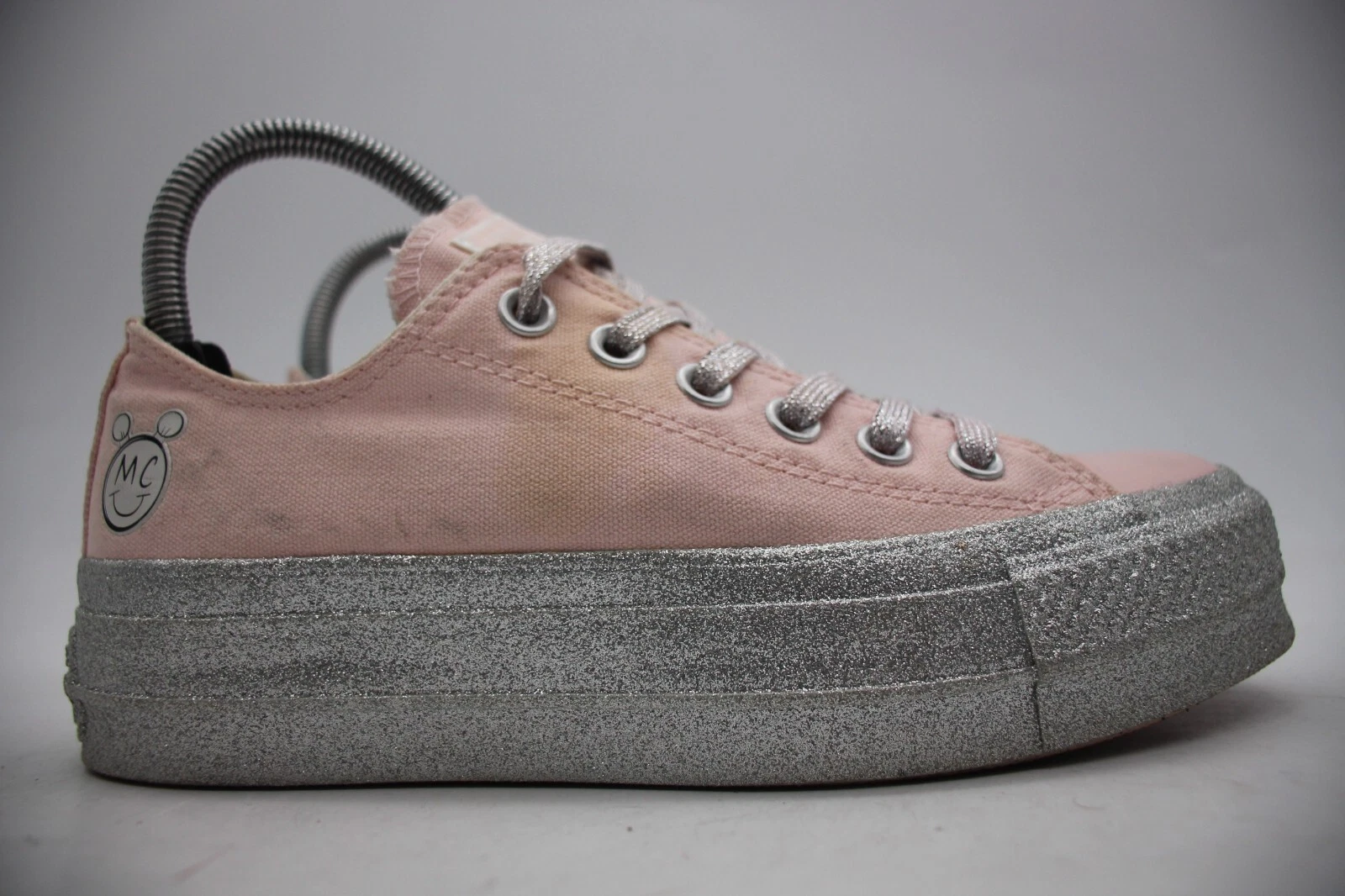 Converse Miley Cirus Women's 6.5 CTAS LIFT OX Pink Dogwood/ White/Black 562237C