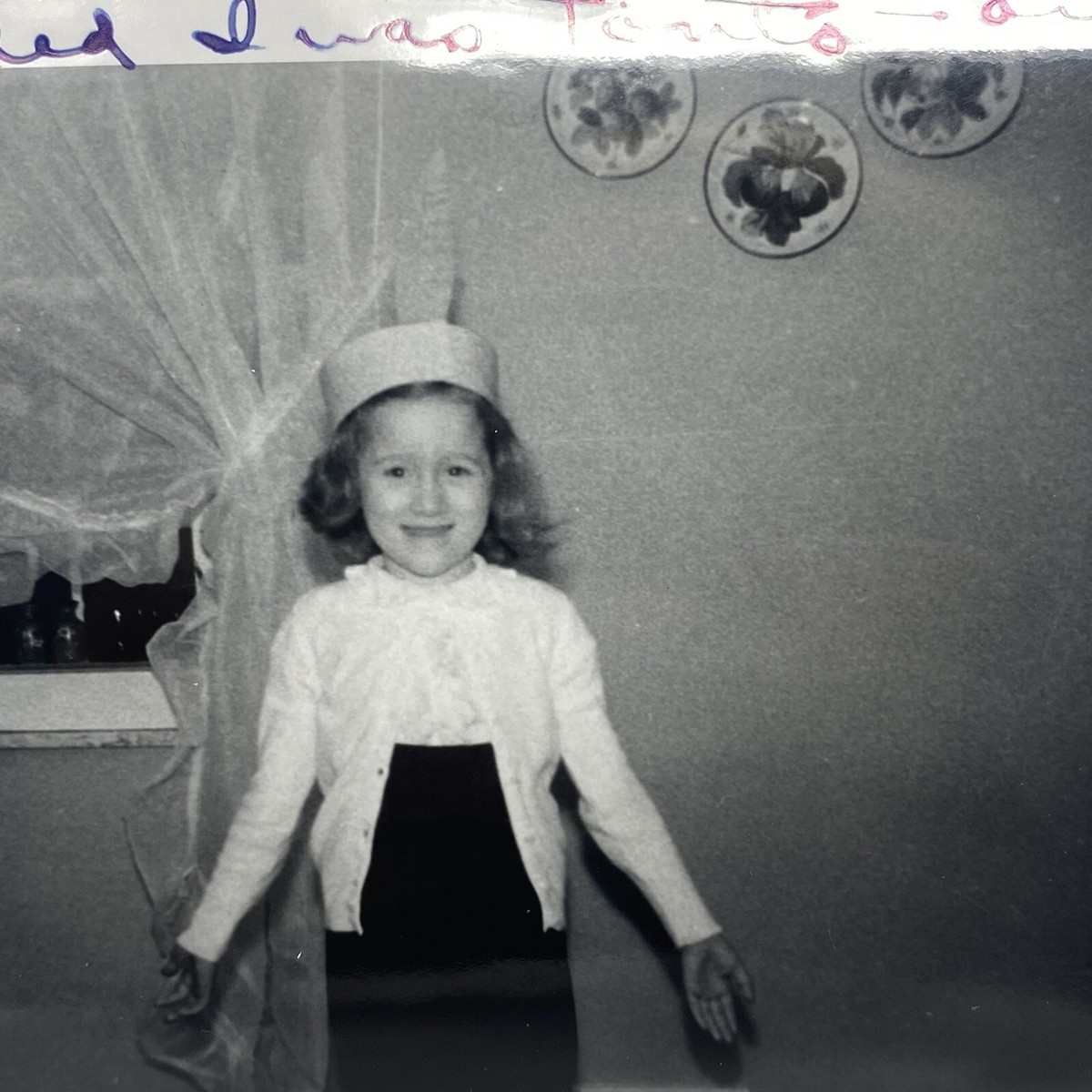 Hガール Vintage Photo 1956 Girl Hat Smiling | eBay