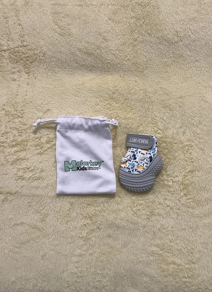 Malarkey Niños Bebé Dentición Mitón Munch Mitón Bebé Masticar Juguete Color Gris-Dinosaurio Foto 2 de 4