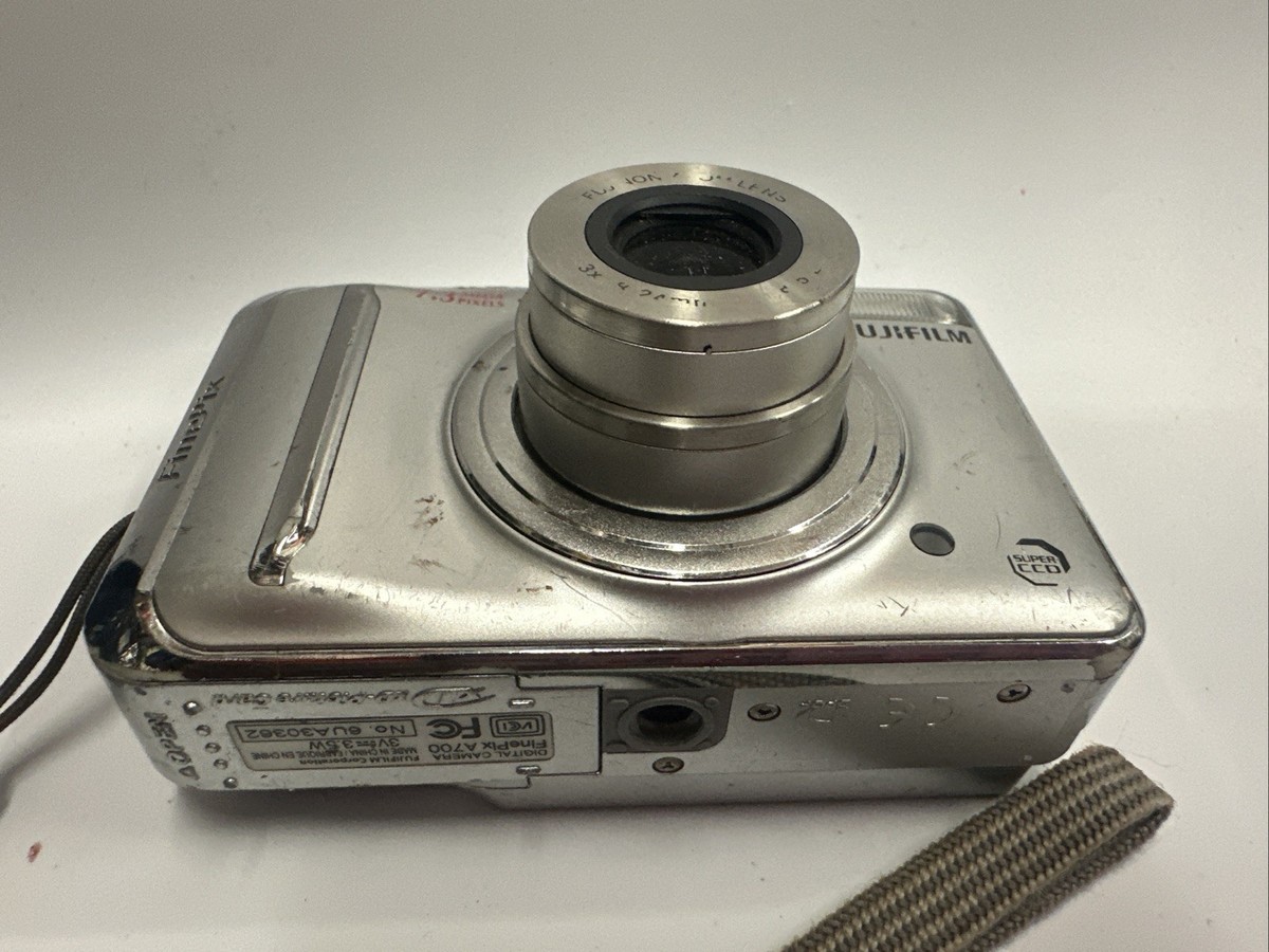 Fujifilm FinePix A Series A700 7.3MP Digital Camera - Silver for