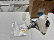 Genuine Toyota 47201-26811 Brake Master Cylin...