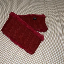 UGG Australia Cable Knit Chunky Infinity Scarf  Red Plush & Arcylic