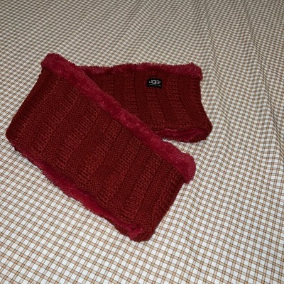 UGG Australia Cable Knit Chunky Infinity Scarf  Red Plush & Arcylic