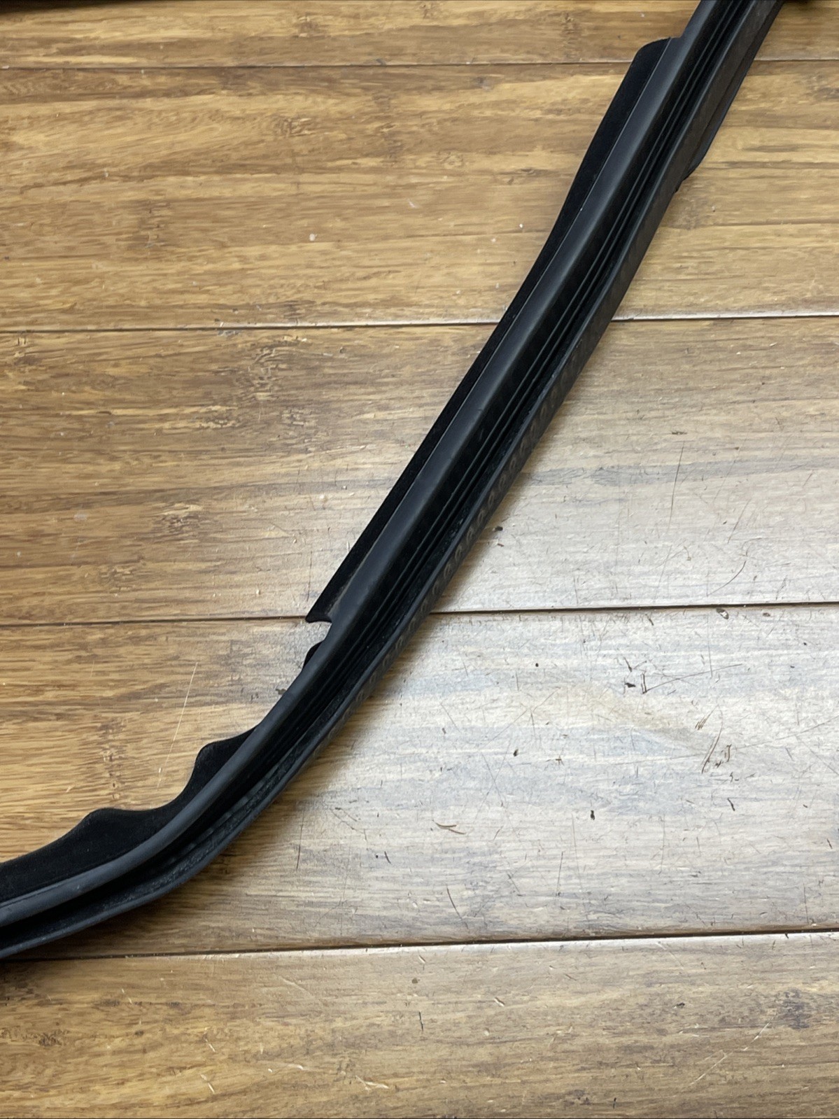 2017-2023 Ferrari Portofino F164 Rear Right Quarter Window Seal 771600 OEM