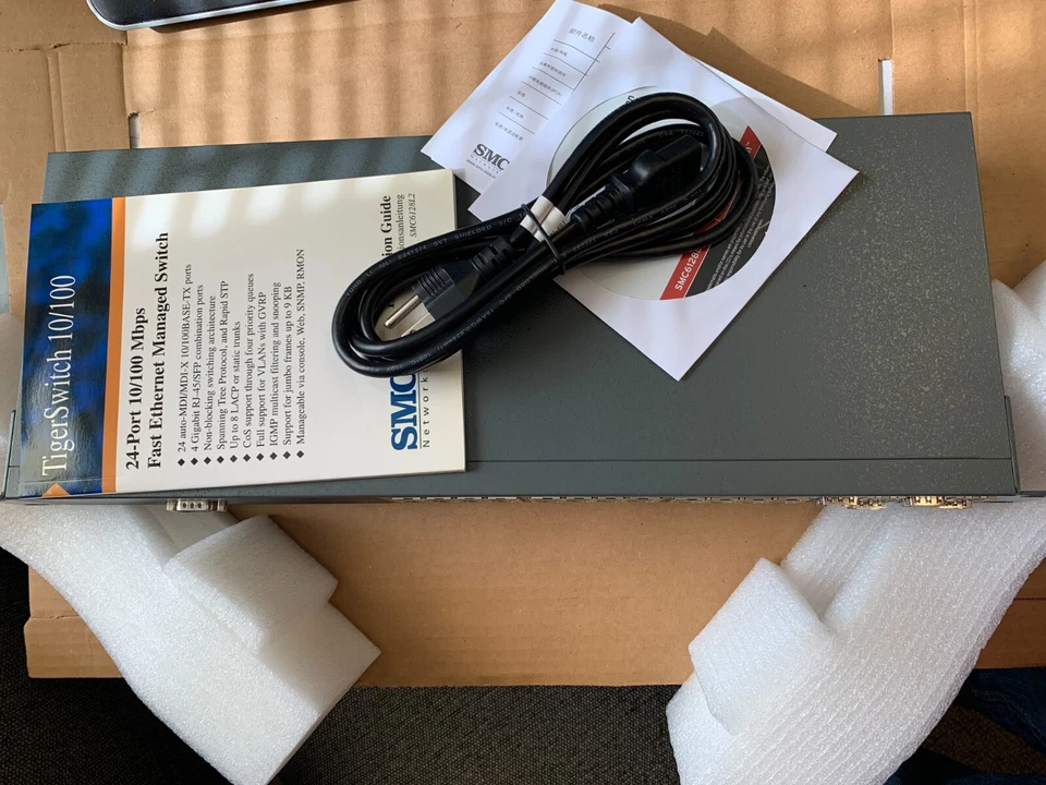 SMC Network TigerSwitch 10/100 Ethernet Switch SMC6128L2 - Image 2 of 4