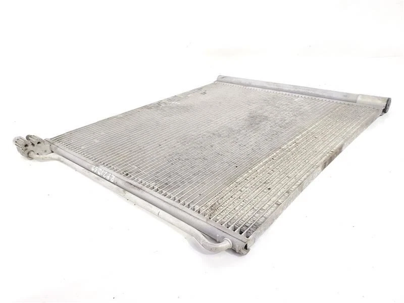 Condensador de aire acondicionado 4,4 L AWD R9277 OEM 2011 2012 2013 2014 2015 2016 2017 2018 BMW X5 Foto 4 de 4