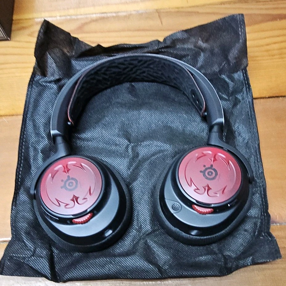 SteelSeries Arctis Nova 7 - Diablo 4 Limited Edition for sale