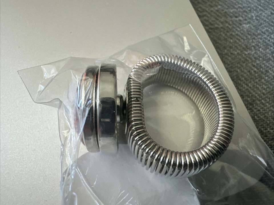 Auténtico Real Madrid Unisex Fútbol Fútbol Fútbol Plata Equipo Anillo Talla Única Foto 4 de 4