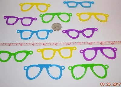 12 FUN COLORFUL PLASTIC CHEWY GLASSES BIRD PARROT FOOT TOY PART BASE KIDS