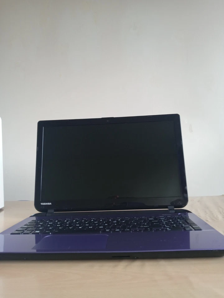 Toshiba Satellite L50-B Skullcandy i3 4gb Ram 1tb  Laptop - Image 3 of 4