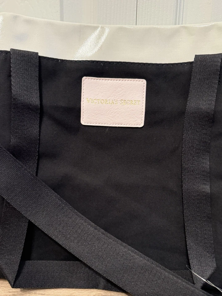 Bolso de Mano Victoria's Secret Weekender de Lona Foto 2 de 4