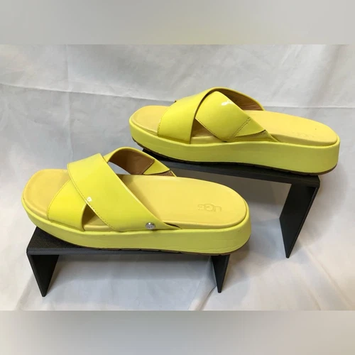 Sandalo giallo in pelle brevettata UGG Emily Taglia 6