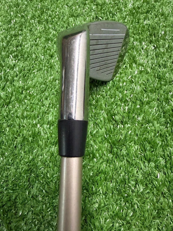 Affinity Ladies Chipping Iron / 35" / Light Graphite/ RH /  NEW GRIP / / sa9536 - Image 4 of 4