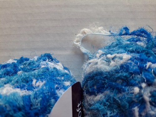 Berlini Bunny Soft fuzzy plush fashion yarn, Ocean, lot of 2 (80 yds ea) - Picture 2 of 2