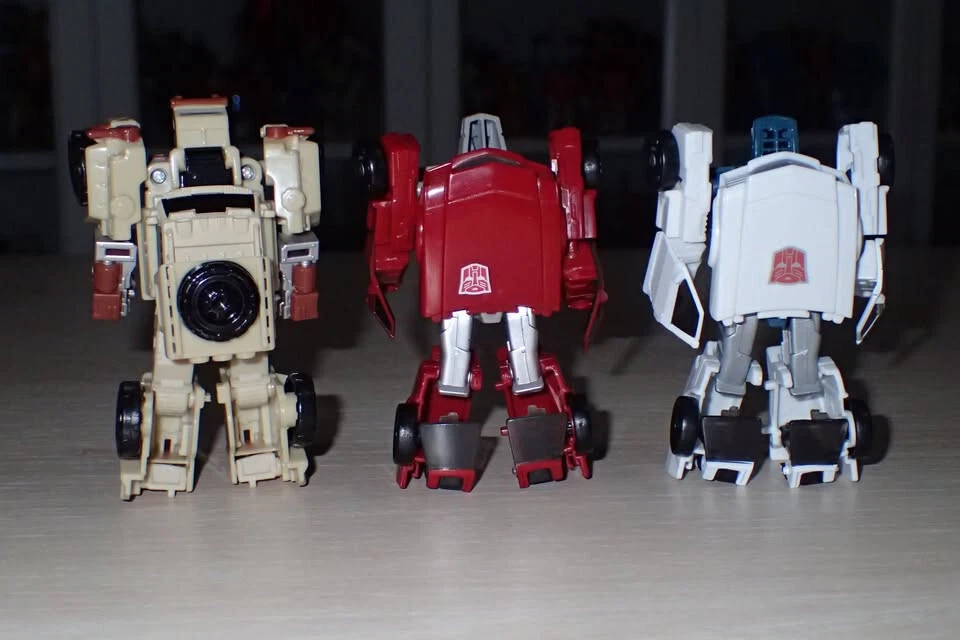 Transformers Generations Prime Wars POTP Outback, Windcharger y Tailgate - Imagen 2 de 3