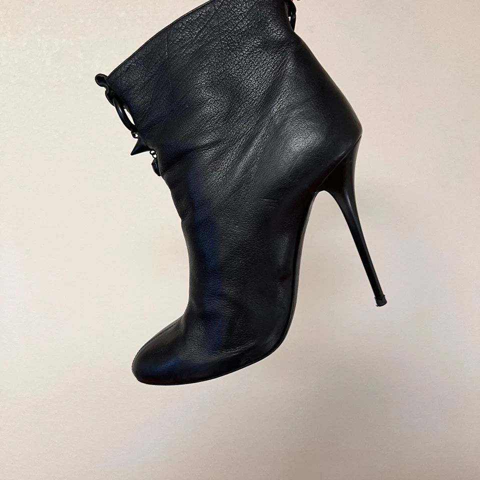 Bota Stiletto Bottega Veneta Cadena Cuero Negro con Cristales Euro 40 EE. UU. 10 Foto 2 de 4