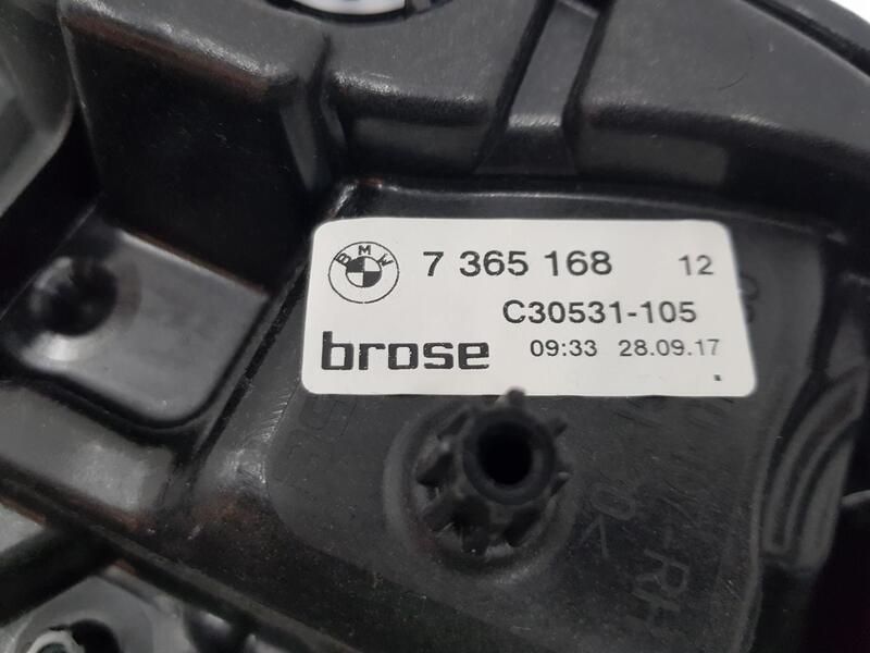 51337487088 rear power window rh for BMW 5 20 I 2016 7365168  