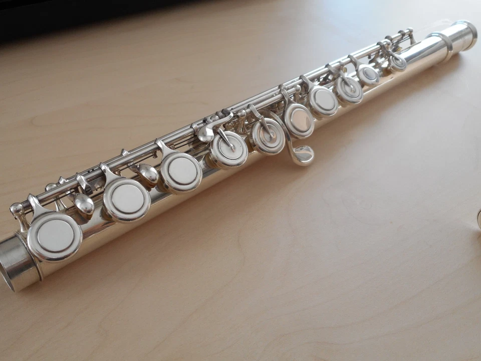 Flauto traverso in argento Rudall Carte - London, appena revisionato - Immagine 3 di 4