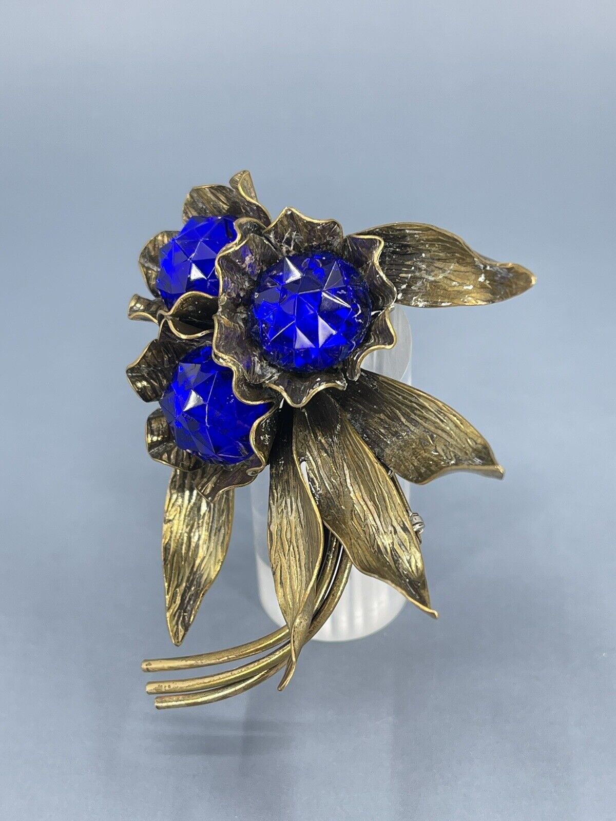 vintage fred gray corp brooch pin brass blue face… - image 3