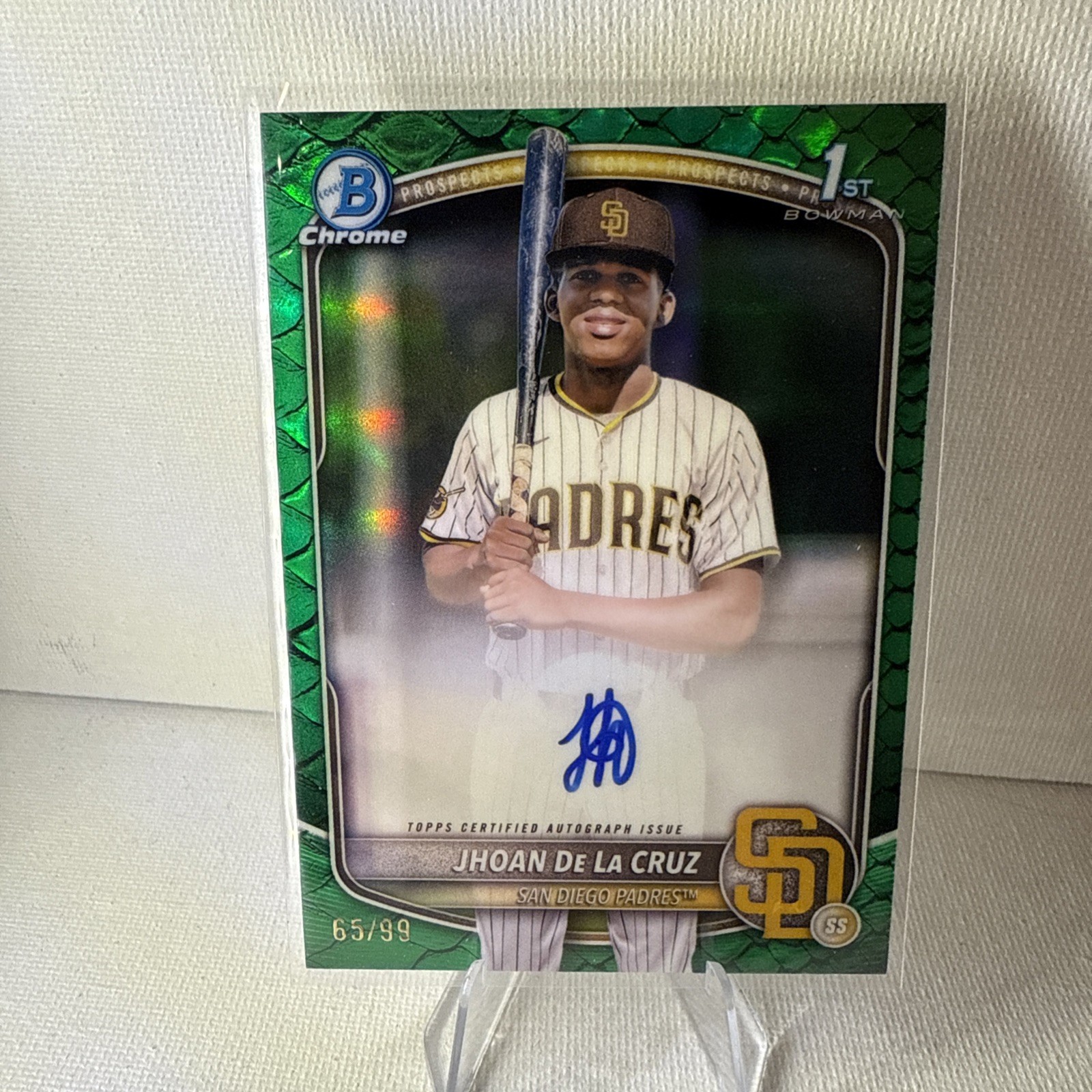 2025 Bowman Chrome Jhoan De La Cruz #CPA-JDL Green Reptilian Auto 65/99 Padres