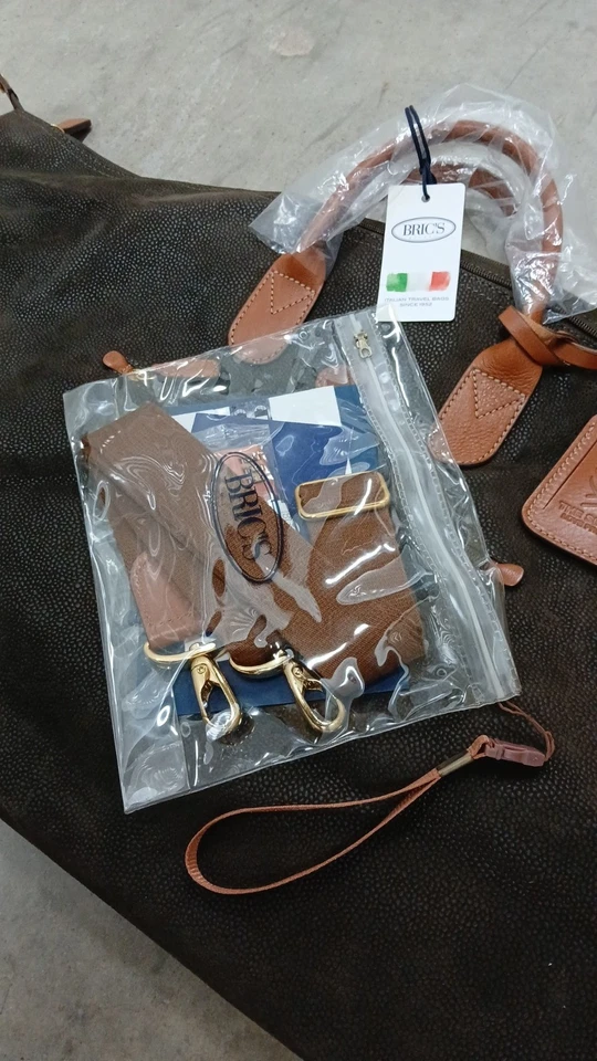 🧑🏻‍🎄Bolsa de Viagem BRIC'S Alças de Couro Marrom Subaru Love Promise NOVA🎄 - Imagem 4 de 4