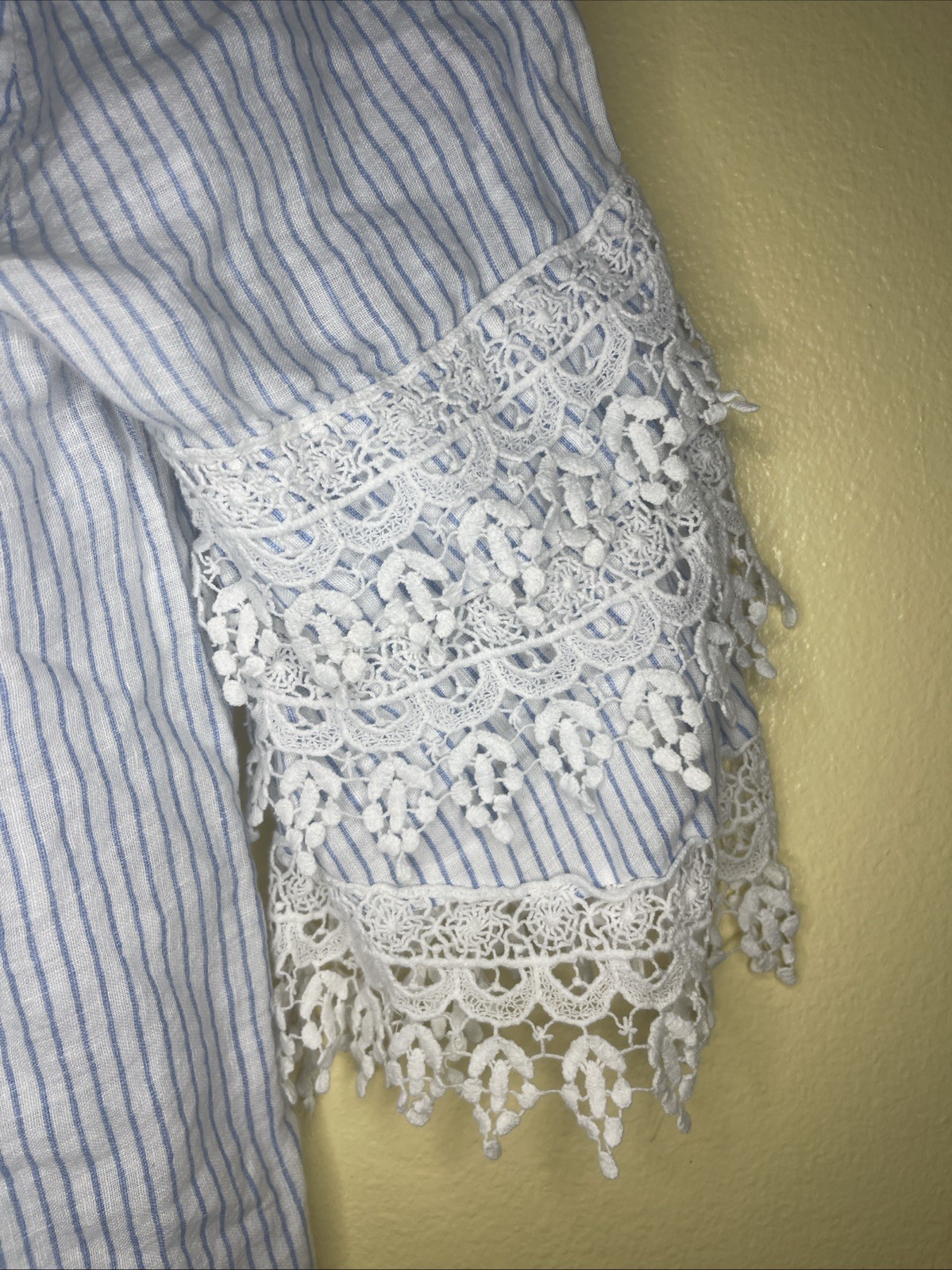 Saks Fifth Avenue Women's Linen Blue Pinstripe Shirt With Lace Sleeve XL Italy