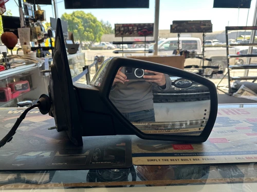 14-19 GMC SIERRA/CHEVY SILV 1500 SIDE VIEW MIRROR RH SIDE POWER WITH TURN SIGNAL