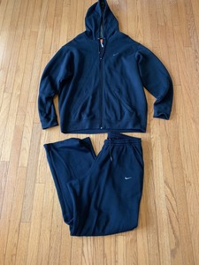 black sweatsuit nike