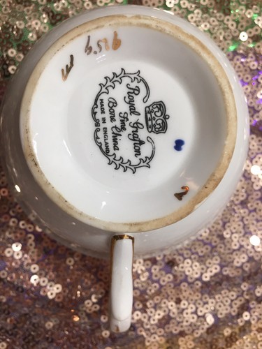 Pretty! Royal Grafton Bone China Tea Cup Blue Flowers “Signed” Gold Rim - Picture 5 of 6