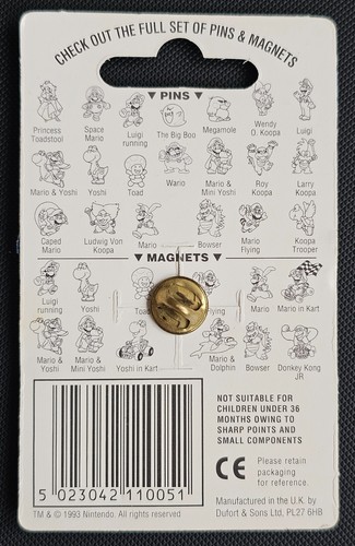Super Mario World Pin Luigi Nintendo Insignia Plástica 1993 RARO - Imagen 2 de 2