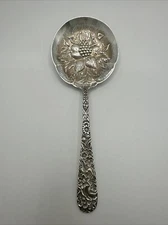 S. KIRK & SON REPOUSSE STERLING SILVER 5 1/8" NUT BERRY SERVING SPOON 28g