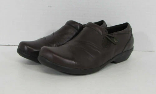 Zapatos planos de mujer marrones