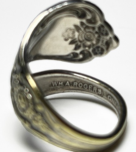 WM. A. Rogers Oneida LTD Silver Plated Spoon Ring, Size 6.50 - 7.00 - Picture 6 of 7
