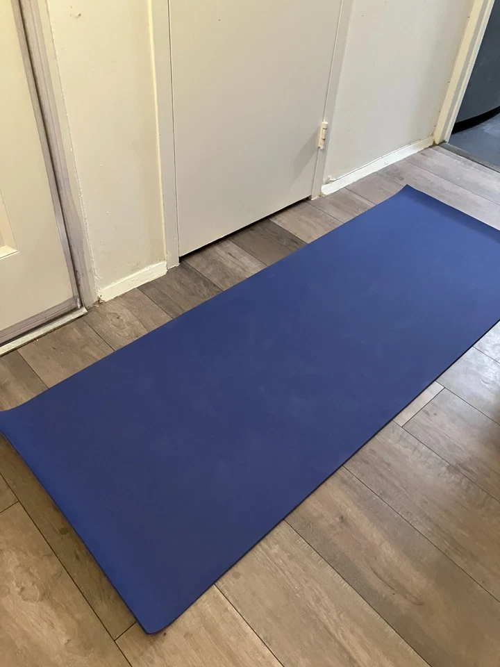 Lululemon Blue/Gray Reversible Yoga Mat + Yoga Mat Bag Beige Pockets Strap Carry - Image 3 of 4