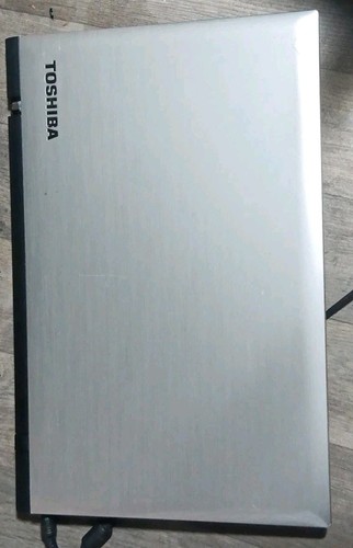 Toshiba Gaming Laptop L70C i5 5th Gen, 8gb,240gb SSD, 17.3", Read Description - Picture 4 of 5