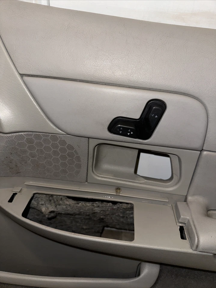 95 96 97 98 99 00 01 02 Ford Crown Victoria Vic Pasajero Panel Puerta Lateral Gris Foto 4 de 4