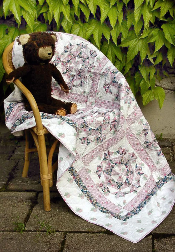 QUILT COMPANY Romantischer Kinder Quilt, Krabbeldecke, 100 x 150, Handarbeit!