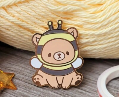 BUMBLE BEE BEAR ENAMEL PIN NEW 2000-now 