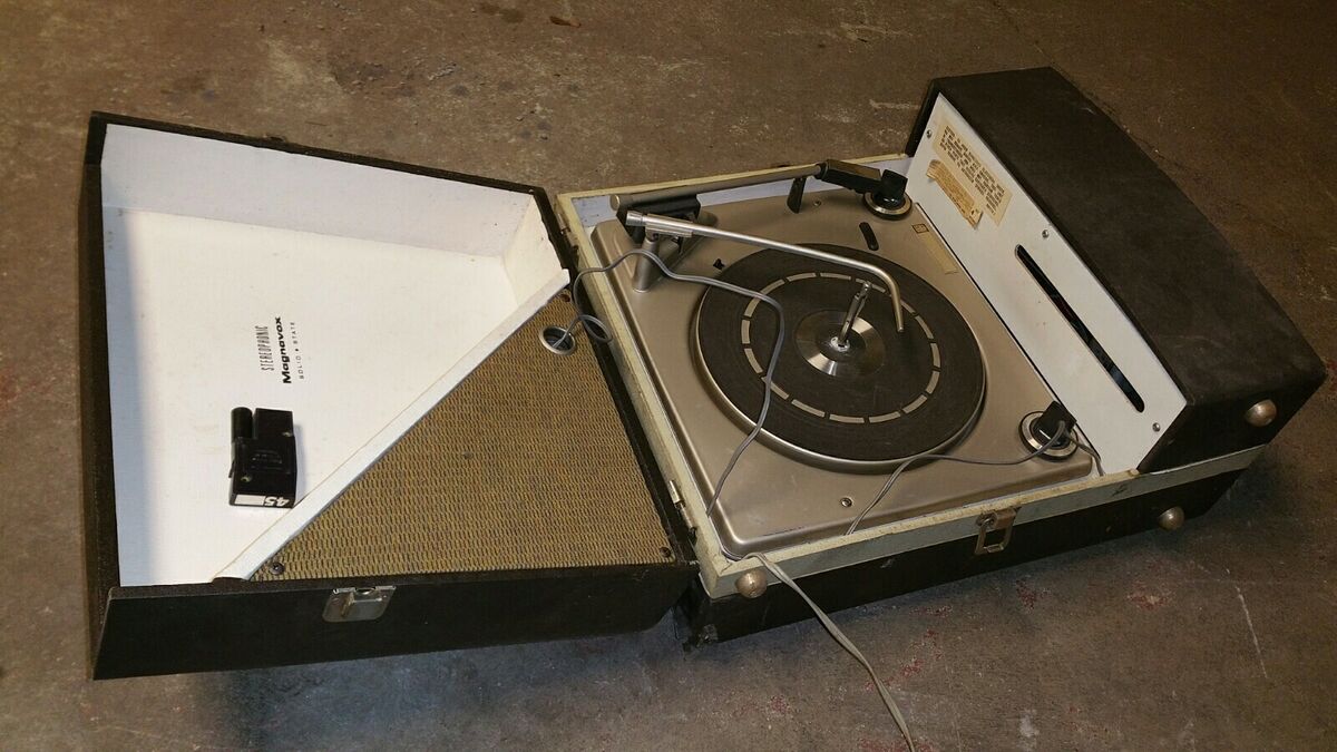 Magnavox auto 400 Turntable 10p223 stereophonic solid state Magnavox auto 400 Turntable 10p223 stereophonic solid state