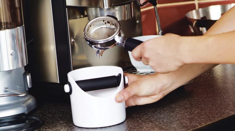 Caja de café Grindenstein Tamper Bin acero lana gris Foto 4 de 4