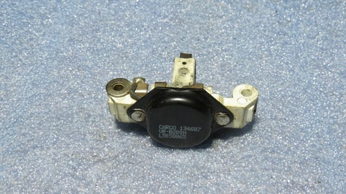 AUDI VW BMW MERCEDES - Lichtmaschinenregler GENERATORENREGLER / 134687 CARGO