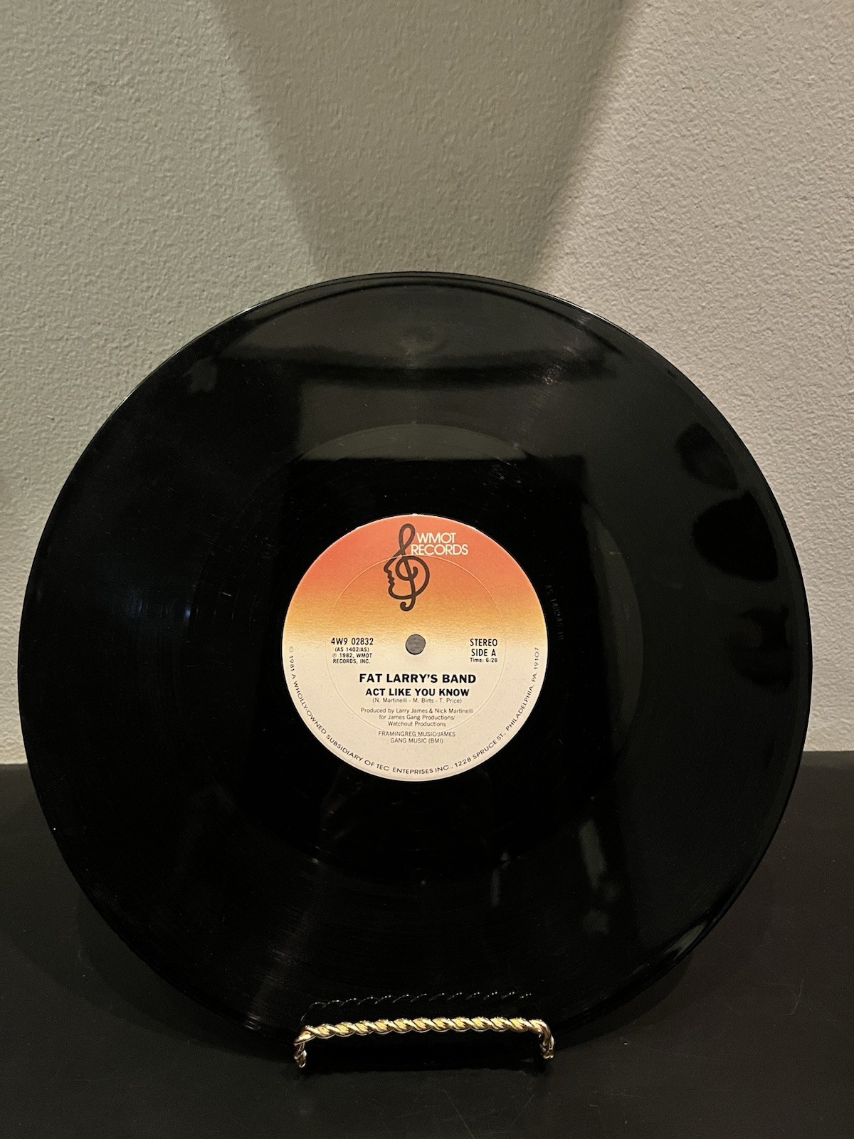 "Act Like You Know" by funk soul band,Fat Larry's Band Vinyl Lp 1981 (4W9 02832)