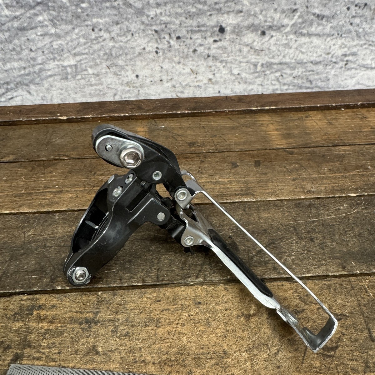Shimano Claris FD-R2000 Front Derailleur 31.8 Clamp Double 8s Road
